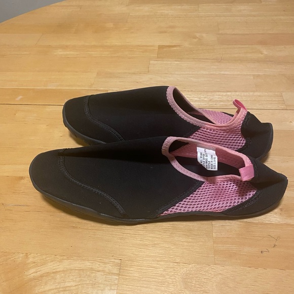 Sun & Sky Black and Pink Water Shoes NWOT - Picture 5 of 7